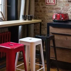 Beliani Conjunto De 2 Taburetes De Metal Rojo Oscuro 76 Cm CABRILLO -Sillas Ventas undef src sa picid 698478 type color image scaled