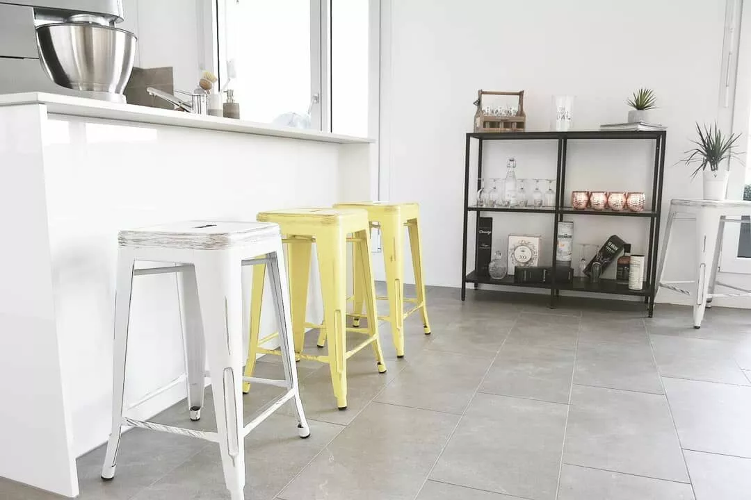 Beliani Conjunto De 2 Taburetes De Metal Blanco/dorado 60 Cm CABRILLO 5 Beliani Conjunto De 2 Taburetes De Metal Blanco/dorado 60 Cm CABRILLO - Imagen 3