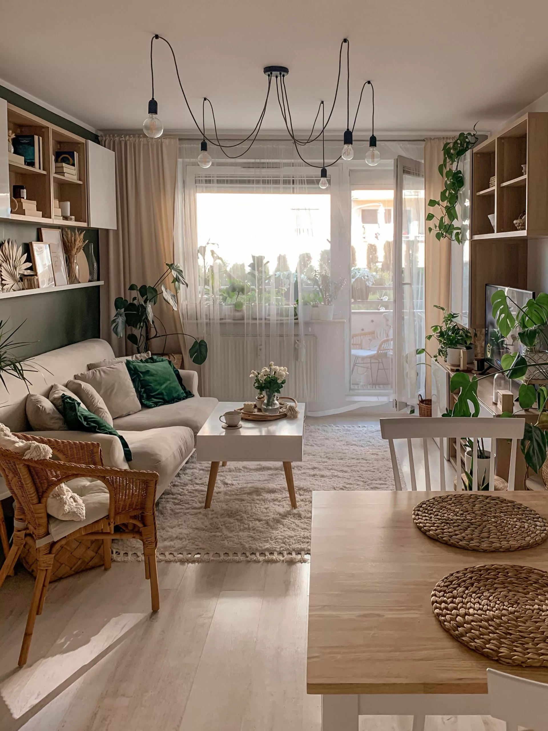 Beliani Conjunto De 2 Sillas De Madera De Caucho Blanco BURGES - Imagen 6