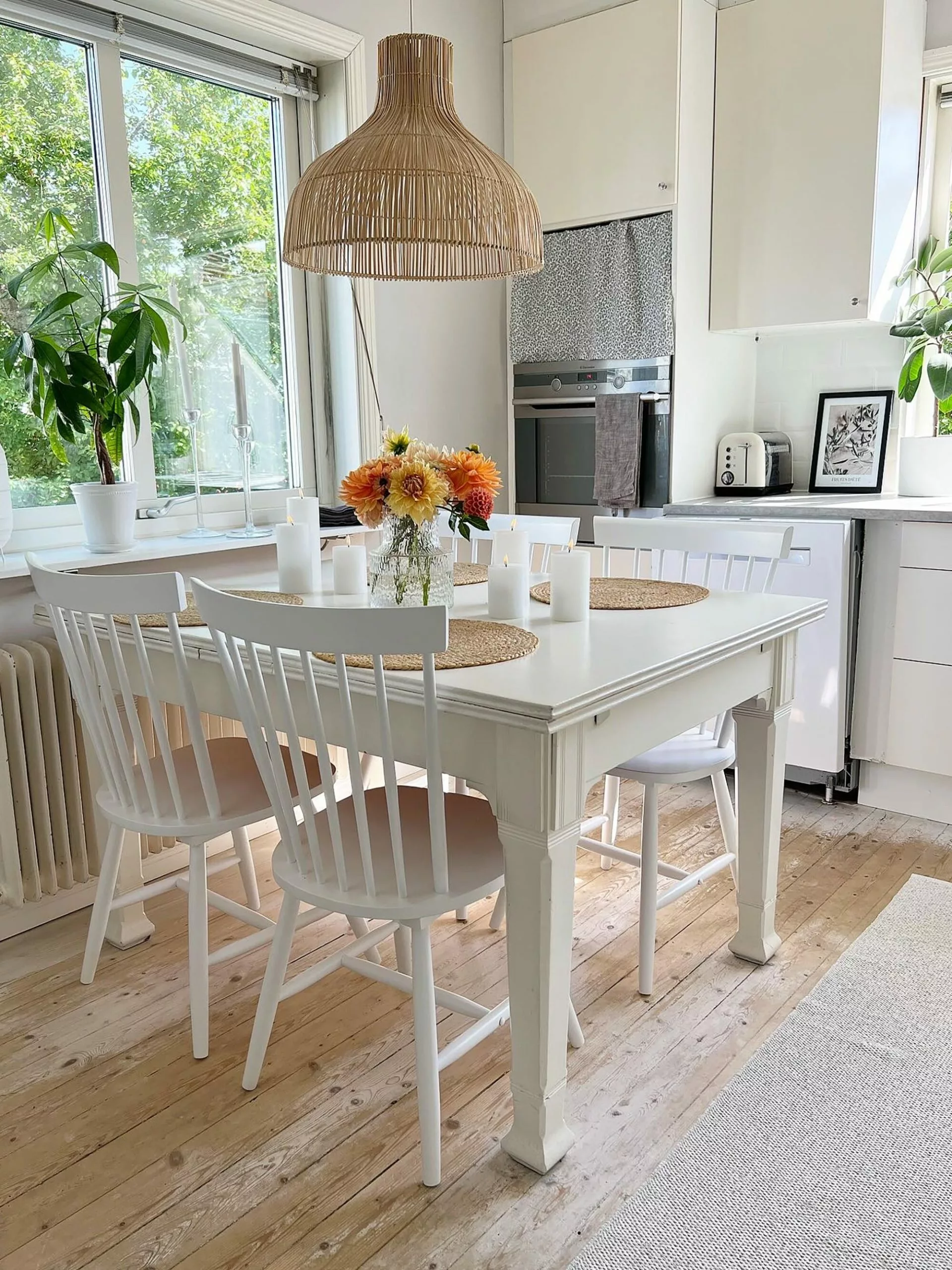 Beliani Conjunto De 2 Sillas De Madera De Caucho Blanco BURGES - Imagen 8