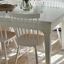 Beliani Conjunto De 2 Sillas De Madera De Caucho Blanco BURGES -Sillas Ventas undef src sa picid 832367 type whitesh image scaled