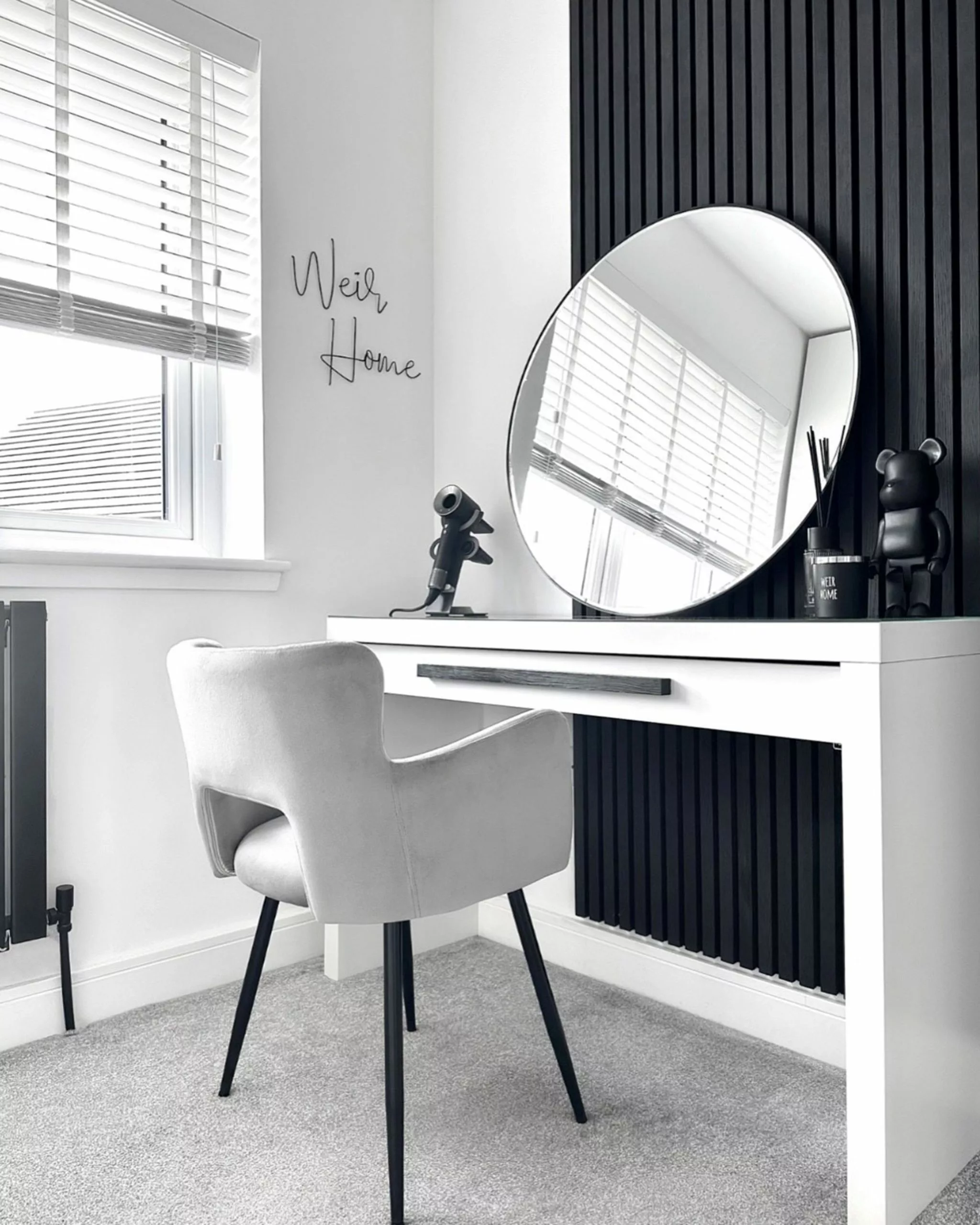 Beliani Conjunto De 2 Sillas De Comedor De Terciopelo Gris/negro SANILAC 5 Beliani Conjunto De 2 Sillas De Comedor De Terciopelo Gris/negro SANILAC - Imagen 3